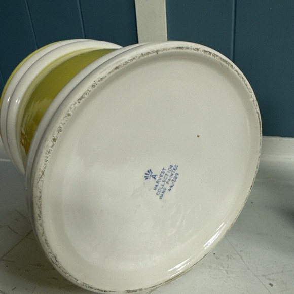 Vtg Seymour Mann Large 8” Ceramic Fruit Biscuit Jar Canister Pottery Japan - Picture 9 of 10